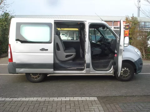 Renault Master DUBBELE CABINE 2.3D AIRCO-NAVI