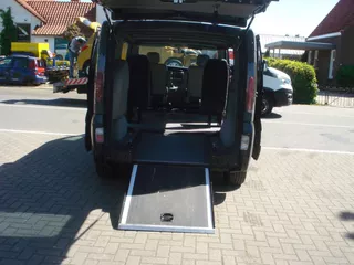 Opel Vivaro ROELSTOEL VERVOER 2.5 DTI  L2H1 AIRCO