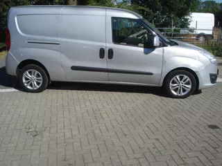 Opel Combo Cargo  1.6 CDTi 105pk L2H1  HEEFT WAT BESCHADIGING