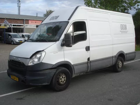 Iveco Daily 2.3 107kw AIRCO LICHTE SCHADE